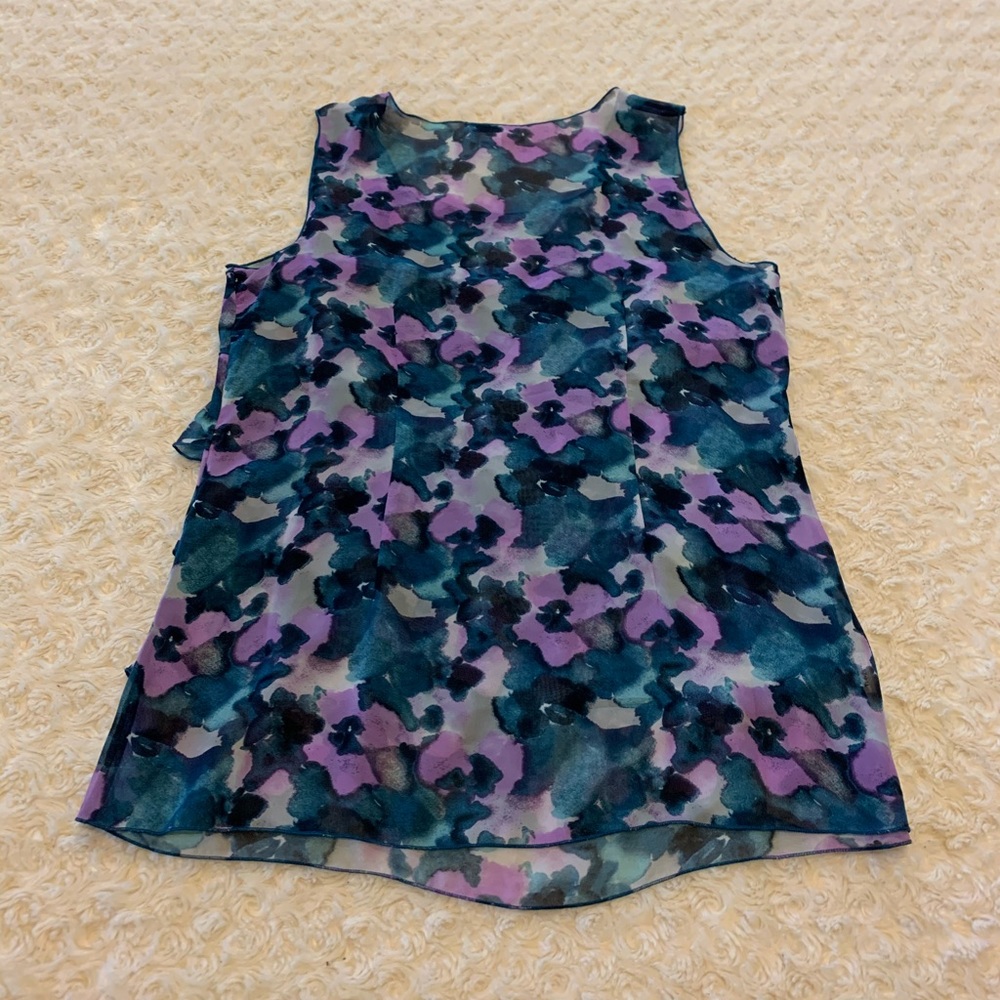 🌸3/$20 - LOFT floral tiered ruffle top/shell - Picture 3 of 3